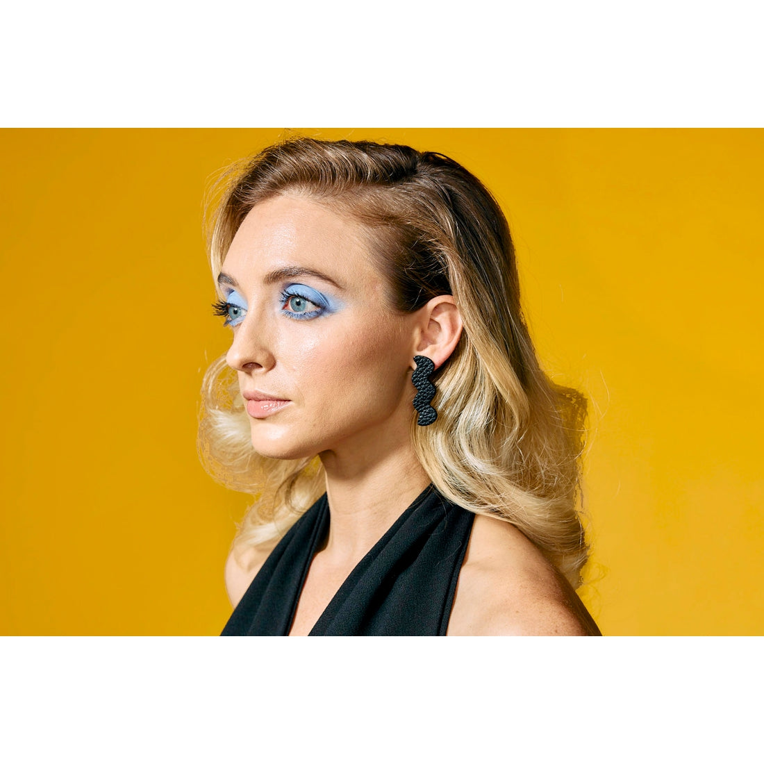 Light Trace Earrings: Black Leather Zigzag Studs - Cold Gold